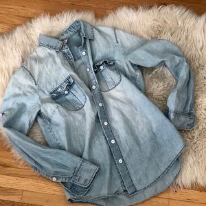 J.Crew Light Wash Jean Button Up Sz 0P